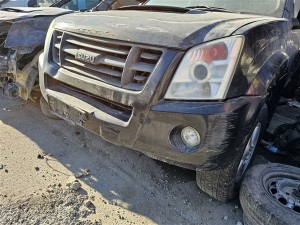 Isuzu dmax limited 2011 sol far
