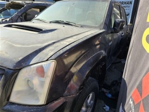 Isuzu dmax limited 2011 sol ön çamurluk