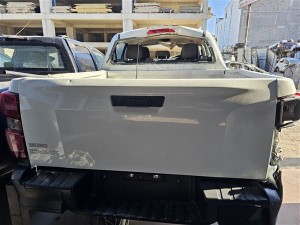 Isuzu dmax 2025 bagaj kapağı beyaz