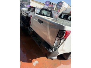 Isuzu Dmax V Cross 2025 çıkma bagaj kapağı